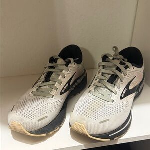 Brooks Athletic Shoes Gray/pink/black adrenaline GTS 22